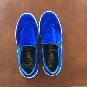 GUC Sam Edelman Blue Velvet Slip On